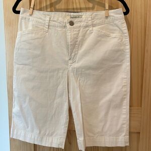Women’s Jones New York white shorts